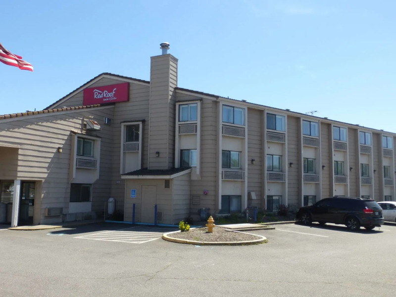 Ramada by Wyndham Medford Airport North