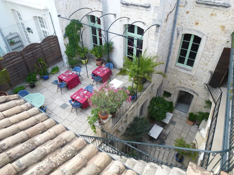 Hotel Coté Cour Chambres dhotes