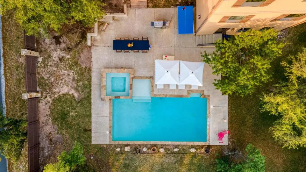 Hudson by Avantstay Magnificent Home w/ Beautiful Views, Multiple Living Areas, Pool & Games!