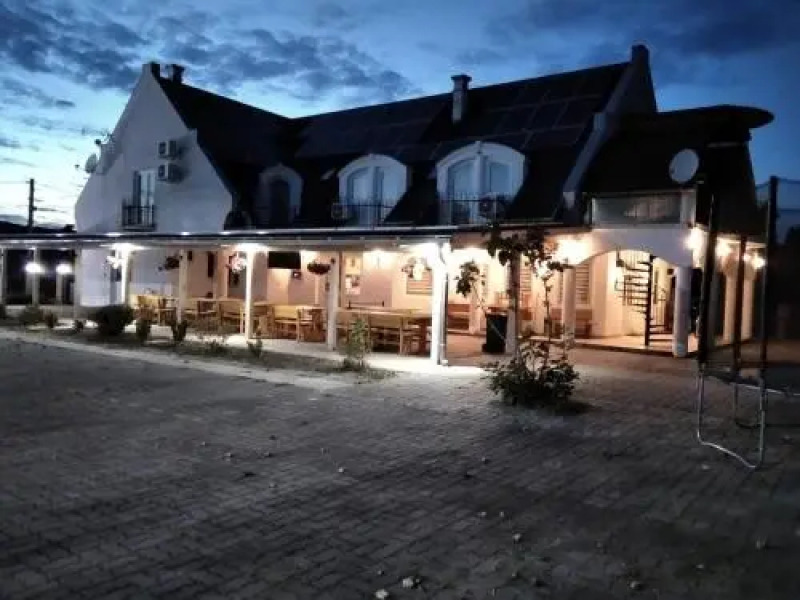 Road House Holiday Resort