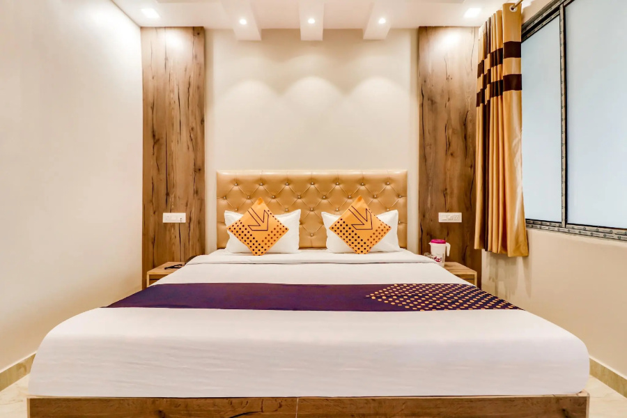 SPOT ON 69549 Hotel Shri Ram Kashi