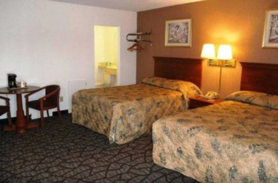 Super 8 by Wyndham Youngstown North