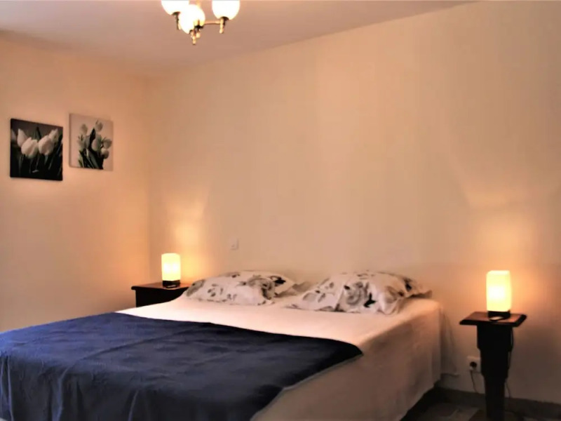 Modern Gîte With Pool on Large Property of Owner, 1 km From Provençal Village