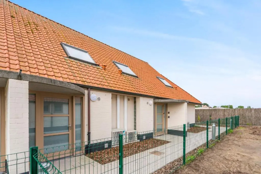 Cosy Living w parking, athletic field, playground, bike storage