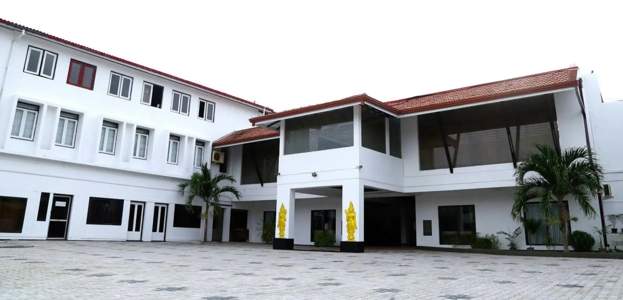 Golden Star Beach Hotel