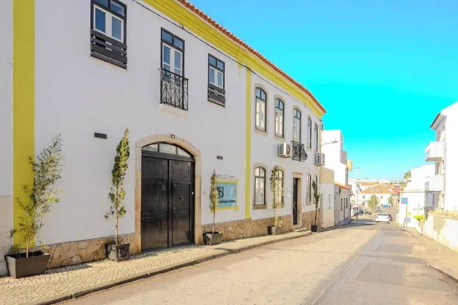 Bo Boutique Hotel & Hairshop