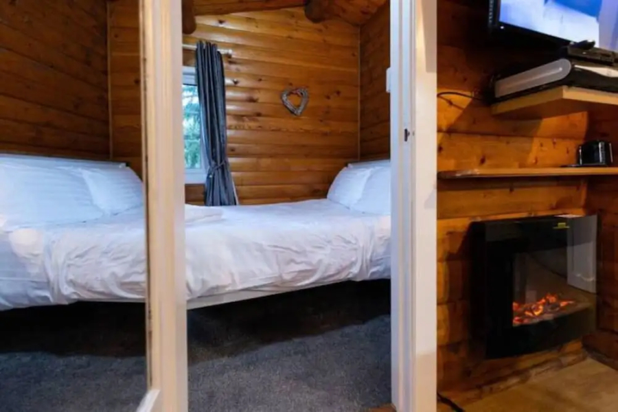 Mountain View 2 Bed Log Cabin