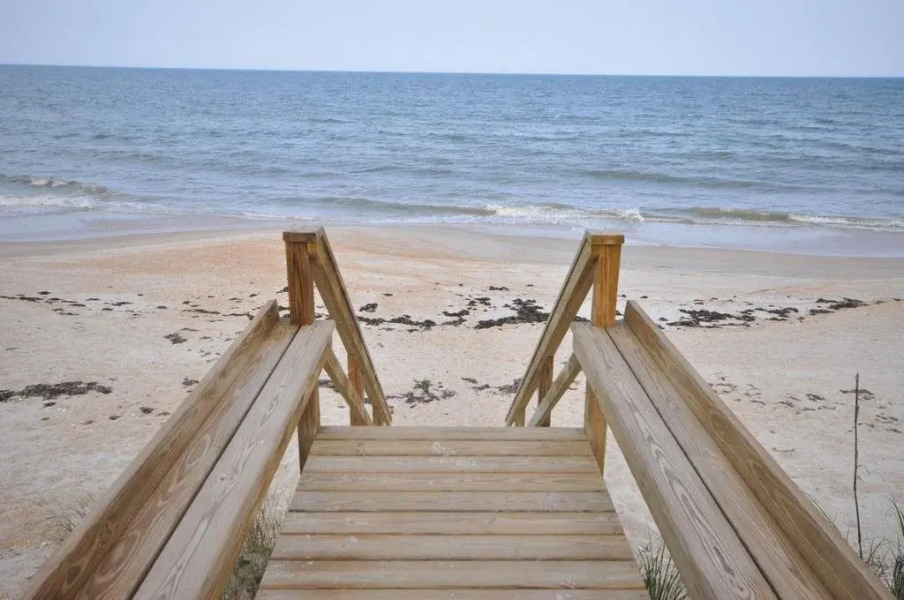 Seashell 3 Br Home by RedAwning