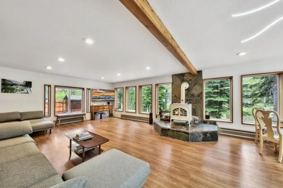 3685s River View Retreat 4 Bedroom Home by RedAwning