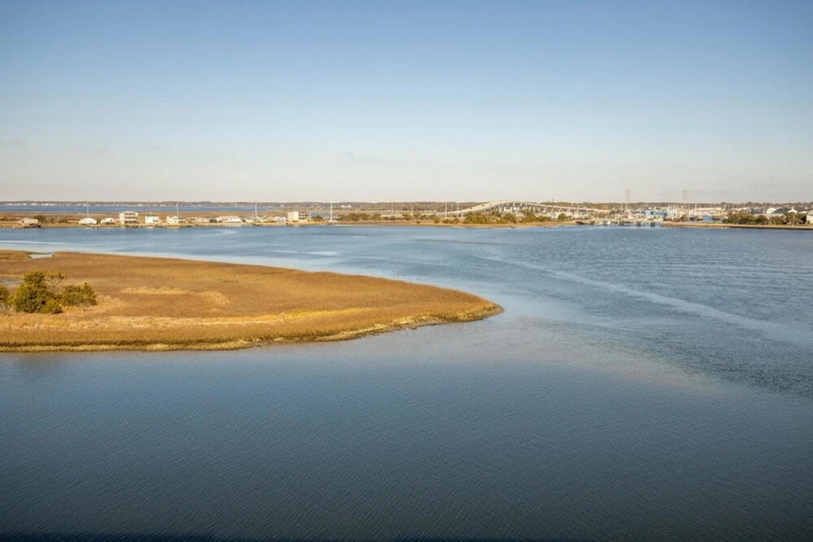 Yacht Club Dream 3 Bedroom Condo by RedAwning