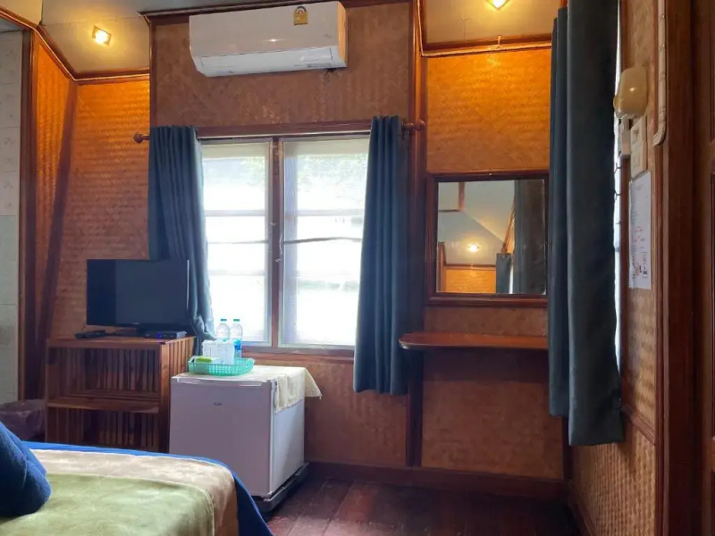 Markhouse Bungalow Ko Kut