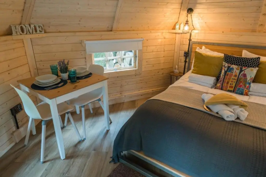 1-bed Cabin, 2 Adults, Outdoor Bath & Wood Burner