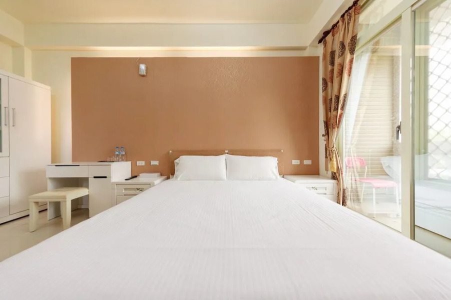 Playing Off 107 Bed and Breakfasts