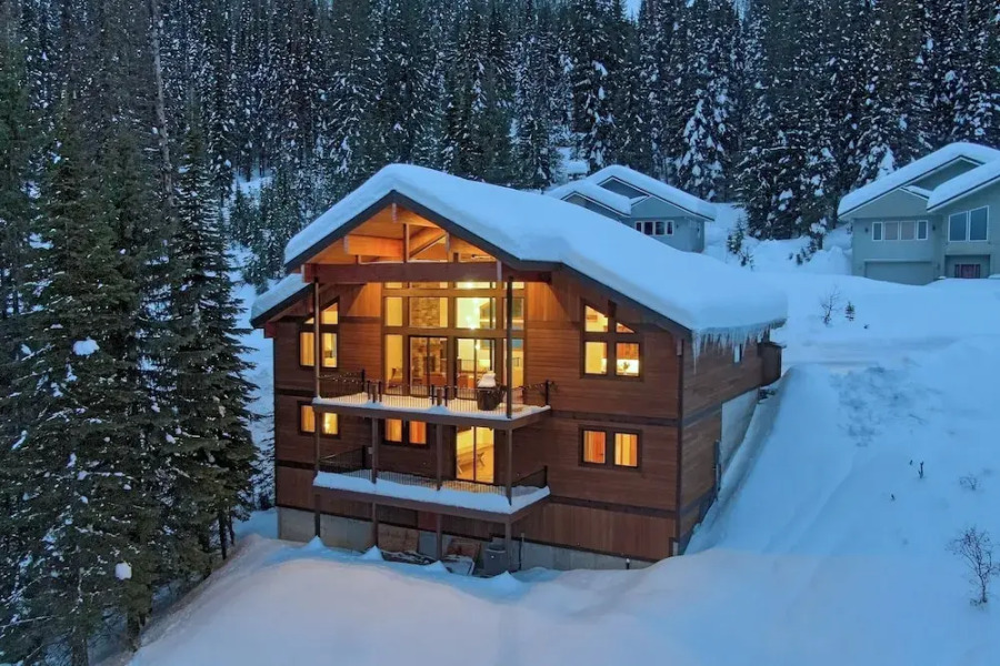 Ski-in/out Schweitzer Mountain Home in Sandpoint!