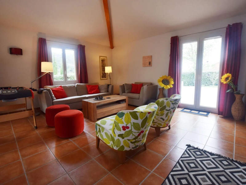 Elegant Villa in Les Mazes with Swimming Pool