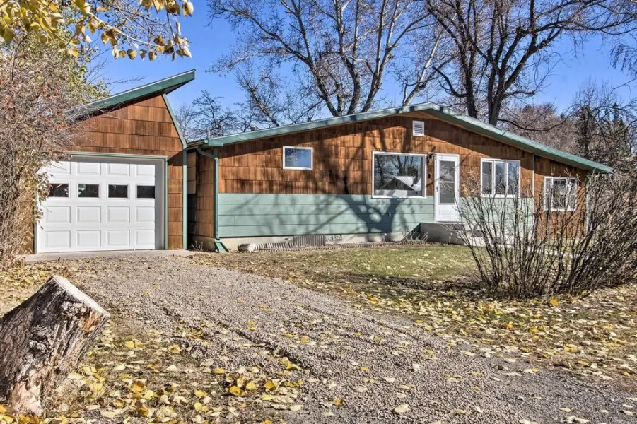 Cozy Choteau Home w/ Fire Pit, Grill, Yard!