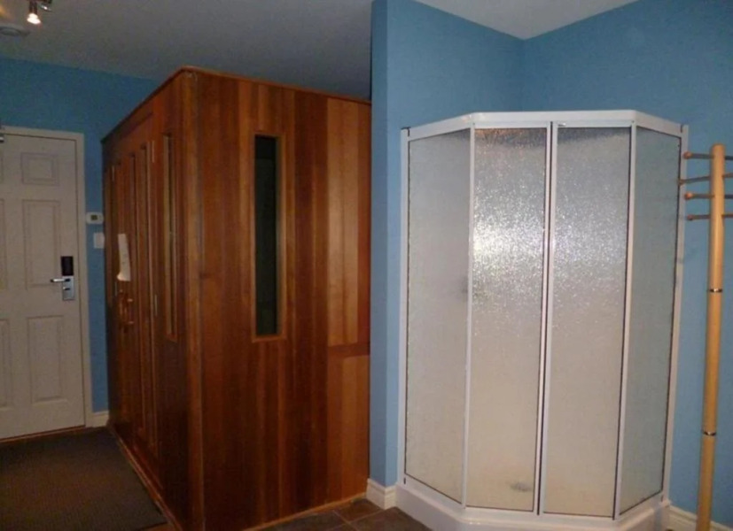 The Kangiqsujuaq Inn