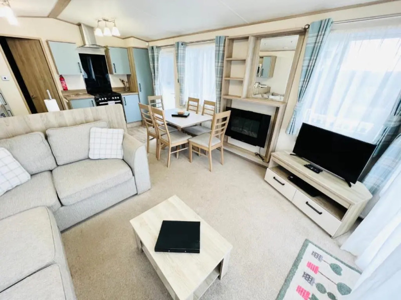 Luxury 2 Bedroom Caravan MC35, Shanklin, Isle of Wight