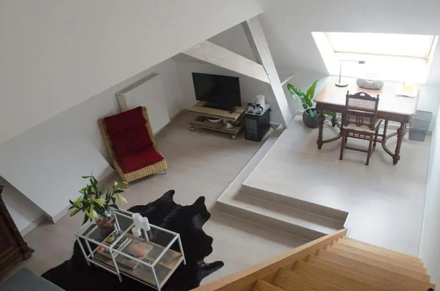 upstairs9000