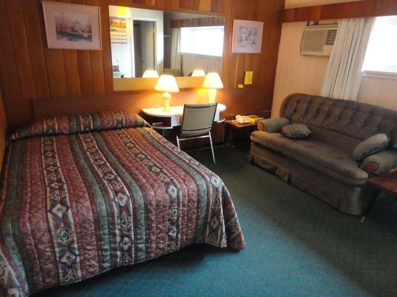 Airport Inn Motel & RV Park