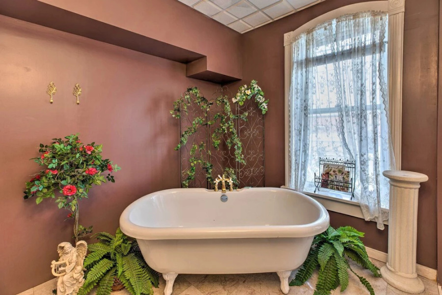 Pet-friendly Apt: 2 Blocks to Riverside Park!