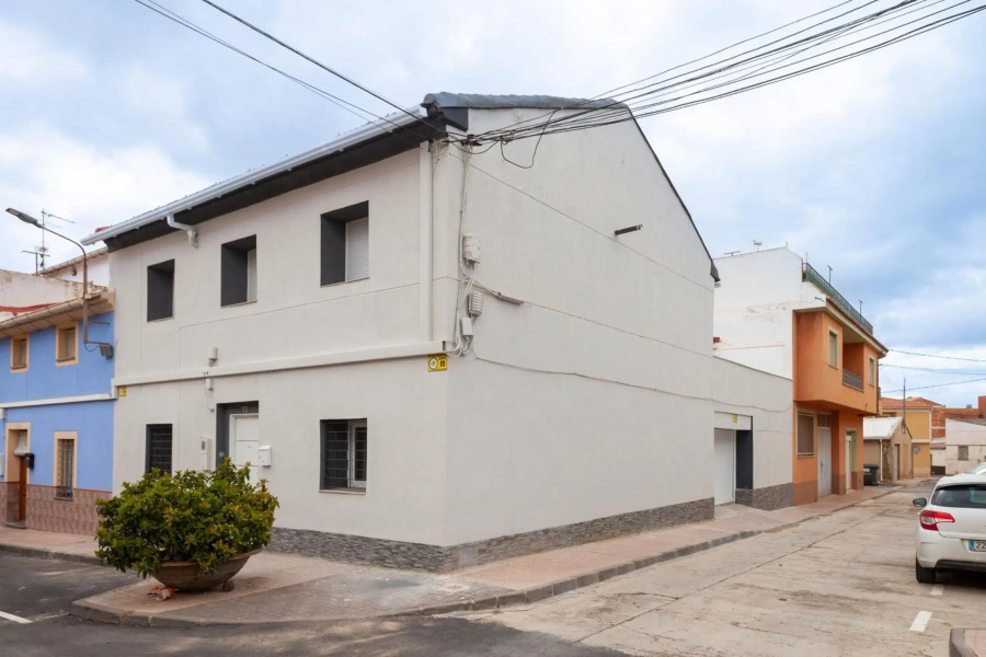 Casa grande en Bullas con piscina, jacuzzi y sala de juegos