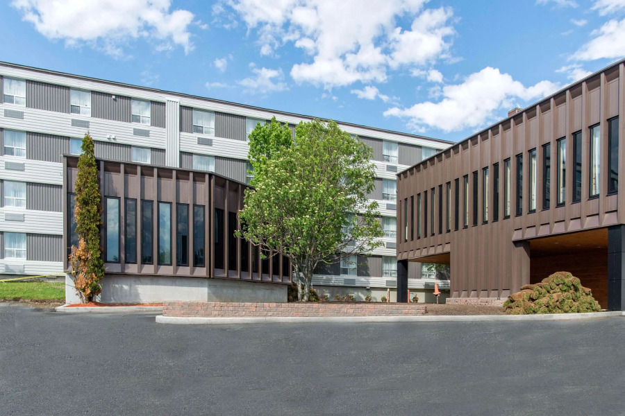 Quality Hotel & Suites