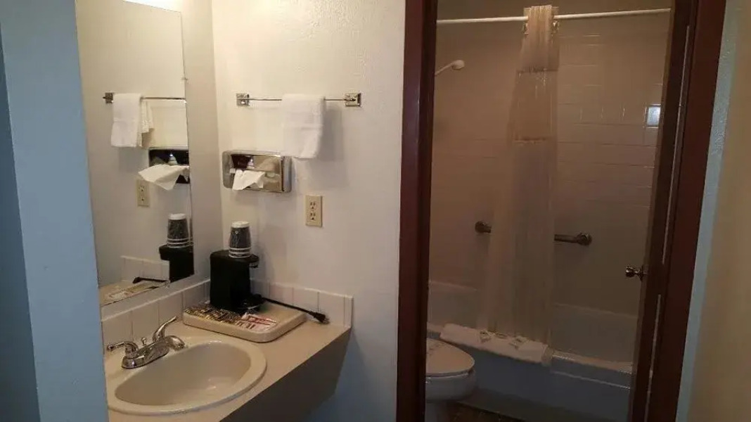 Tillicum Inn