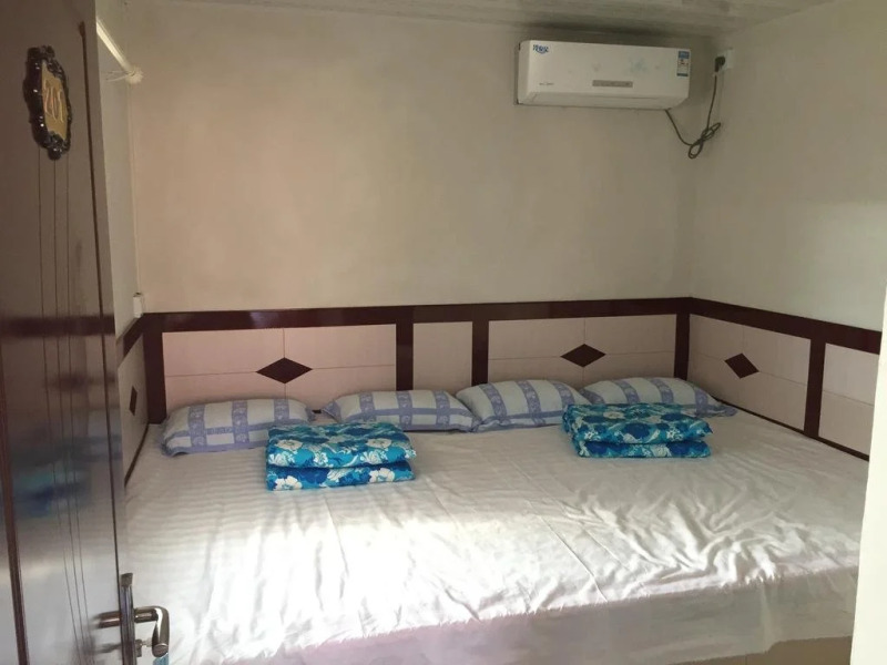 Hai Li Qun Fisherman's Family