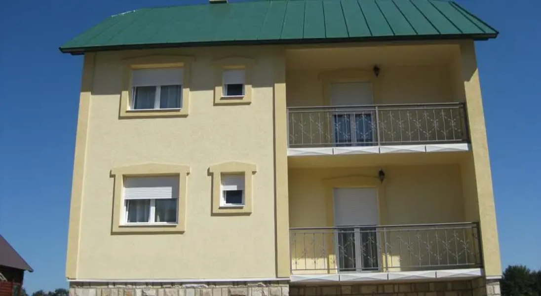 Apartments Šarović