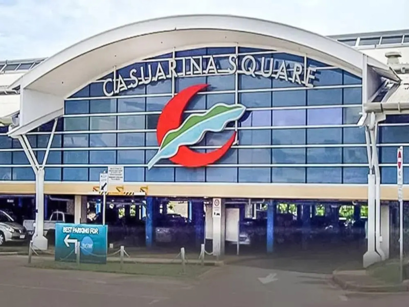 City Living Modern Outdoordining Private Yard