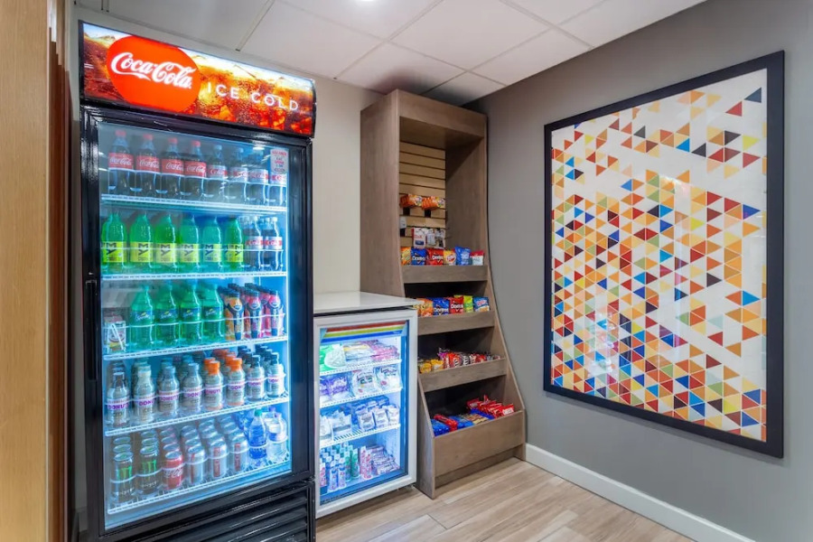 Holiday Inn Express & Suites Cedar Falls - Waterloo