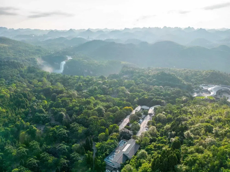 Yaojia Waterfall Village Resort