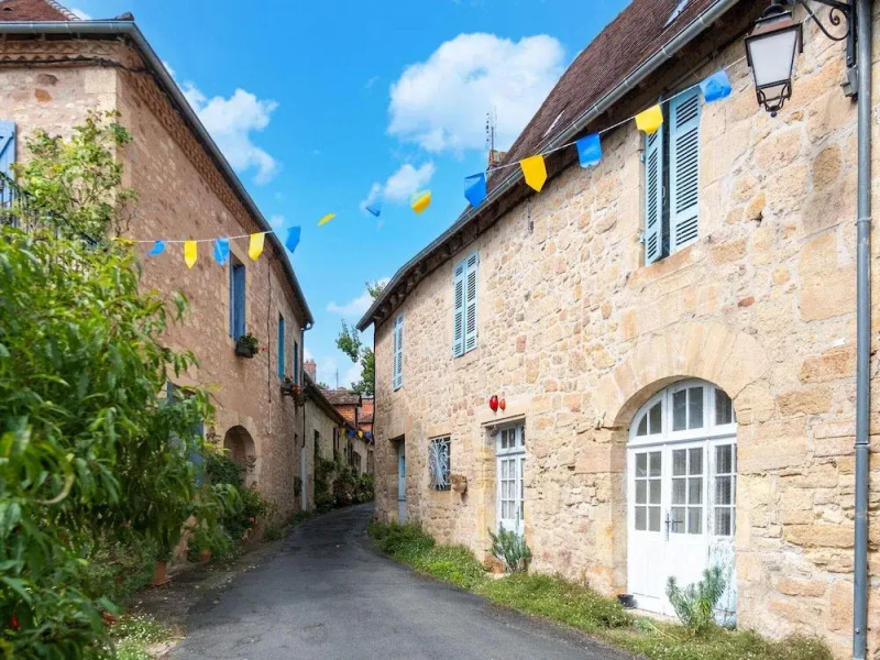 Charming Holiday Home With Private Pool