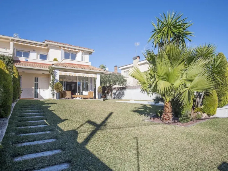 Elegant Villa in Calafell With Swimming Pool