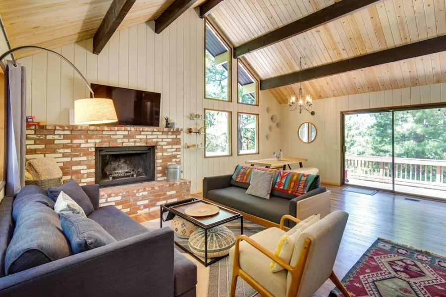 Twin Peaks Cabin < 4 Mi to Lake Arrowhead!