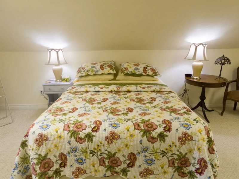 Jordan Village Guest Manor B&B