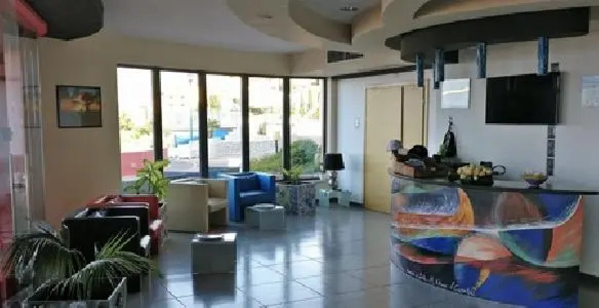 Tus Hotel & Residence