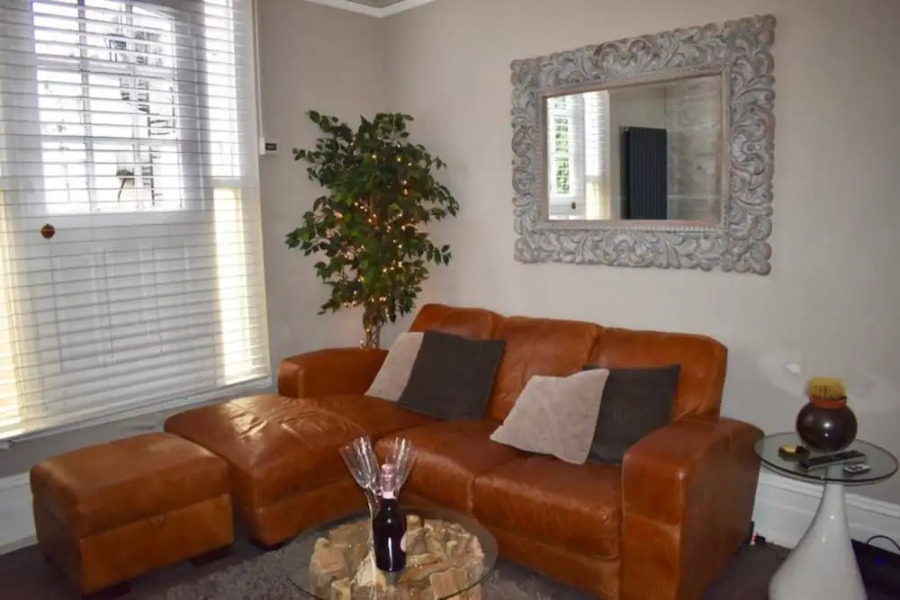 2 Bedroom Apartment Near Seafront in Brighton