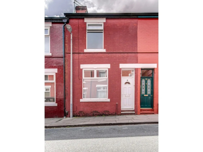 Cozy two Bedroom House Near Mediacity UK