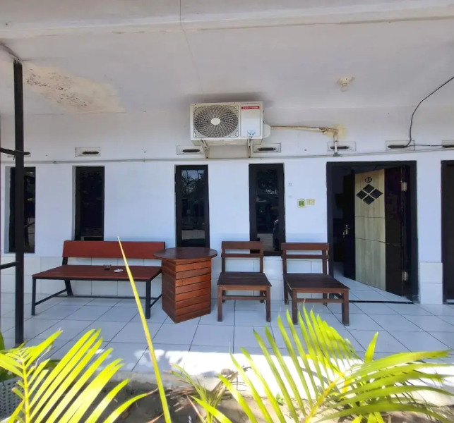 Hotel O New Asembagus 3