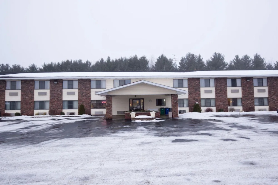 Travelodge By Wyndham Merrill