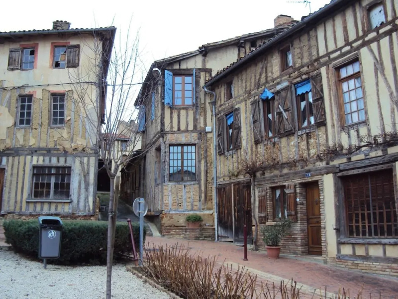 New Wooden House in a Quiet Location, Just a few Minutes From the River Lot