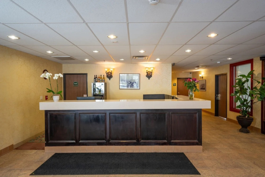 Silverland Inn and Suites
