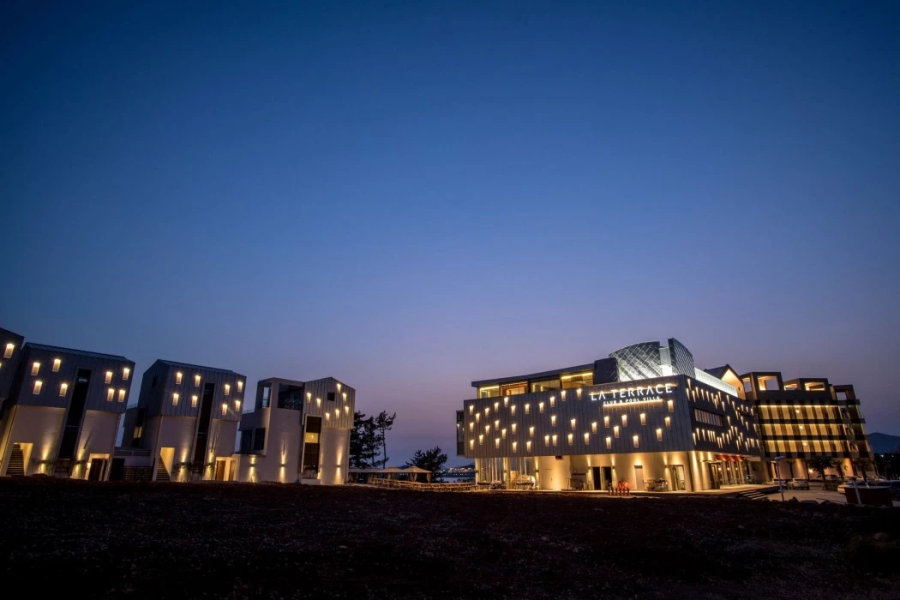 La Terrace Club Hotel & Villa