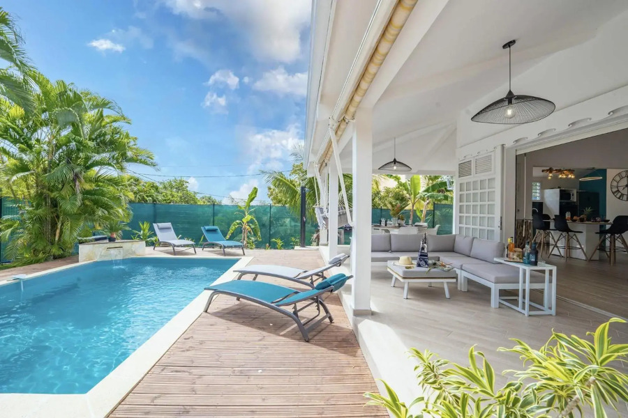 Villa Belvi 3ch, déco moderne, piscine chauffée, plage à 10min