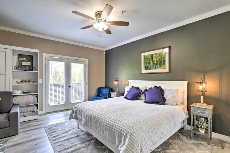 Peaceful Midway Studio w/ Mountain + Golf Views!