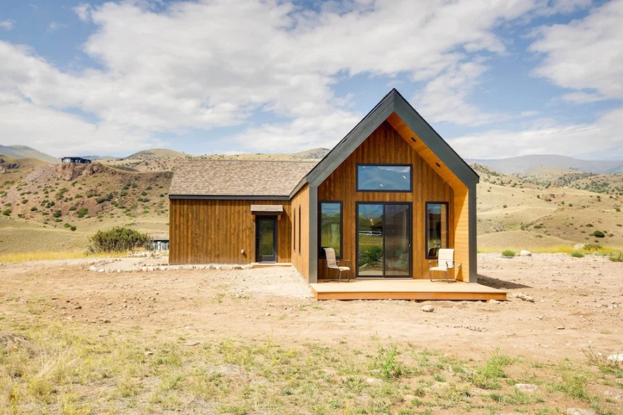 Yellowstone Prairie Retreat: 360 Mountain Views!