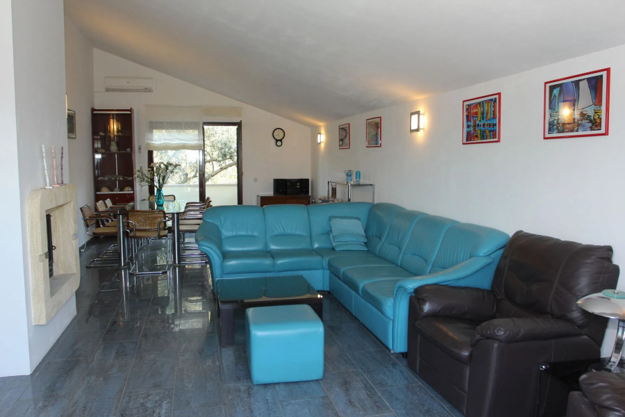 Holiday house Silvia - open pool: Supetar, Island Brac