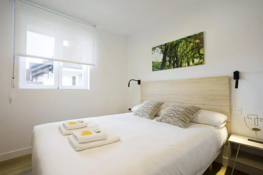 OLABIDE 2 by Smiling Rentals